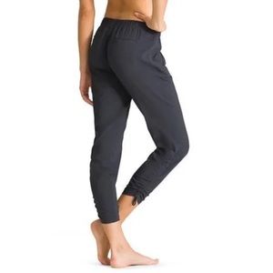 Athleta Aspire Ankle Pant in Grey